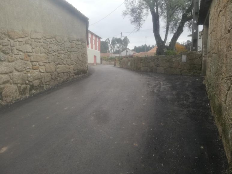 Requalifica&ccedil;&atilde;o de Pavimento na Rua de Dom Godinho em Vila Cova