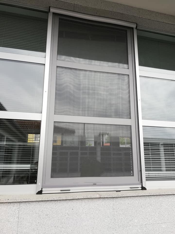 Colocação Redes-Cortinas Mosquiteiras JI Vila Cova