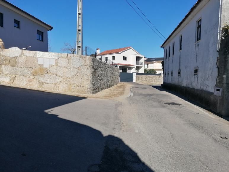 Alargamento da Rua do Outeiro, Junto &agrave; Rua do Montinho, em Vila Cova
