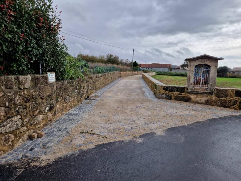 Pavimentação da Rua da Campa dos Inocentes, em Vila Cova