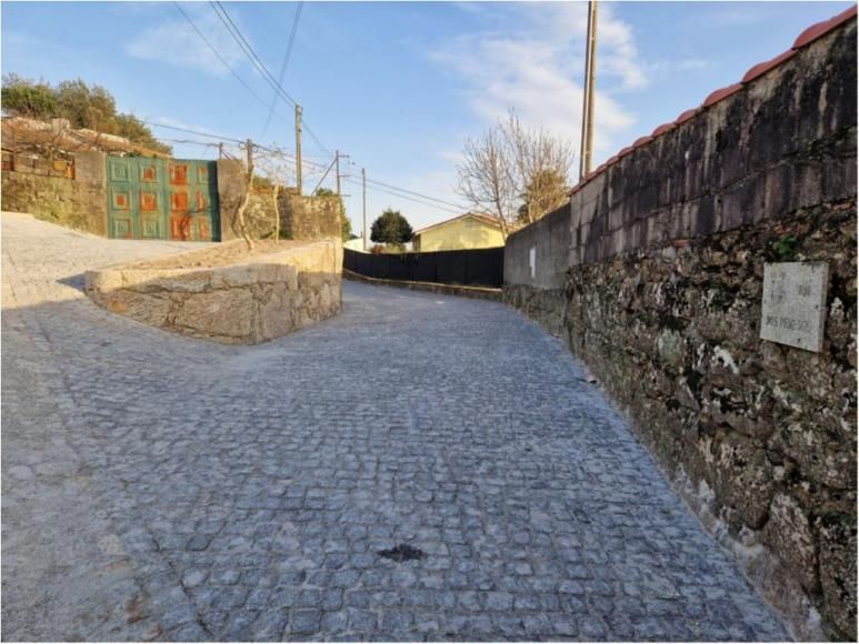 Pavimenta&ccedil;&atilde;o da Rua dos Penedos, em Vila Cova