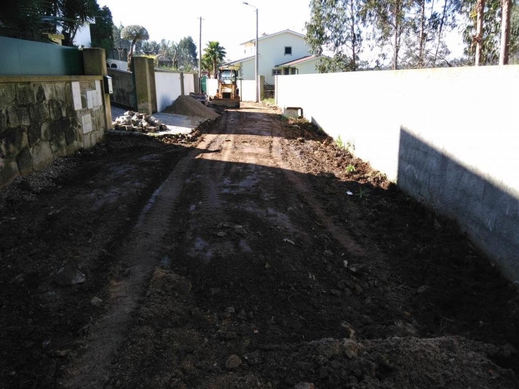 Pavimentação da Travessa das Alminhas em Feitos