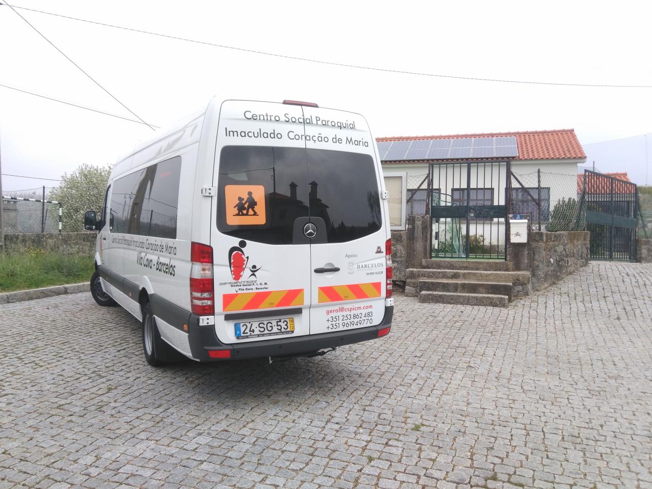 Mini Autocarro / Transporte crianças de Feitos para EBS Vila Cova