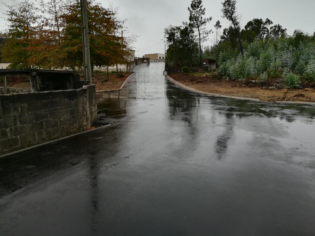 Concluída a Pavimentação na Rua do Sião em Feitos