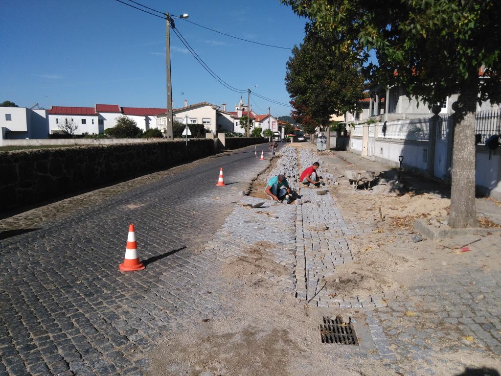 Reformulação de Piso na Rua da Villa Romana Entre o Cruzeiro e a Igreja